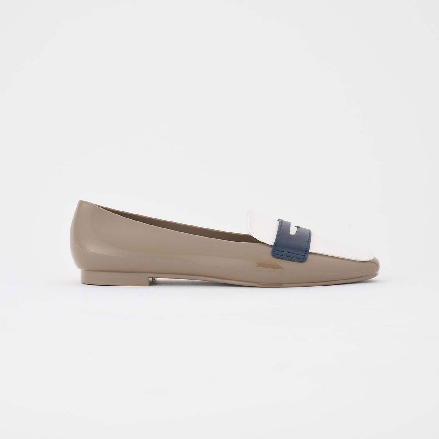 【TEMPERATE】RUTH_スクエアトゥーバイカラーローファー（晴雨兼用）