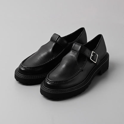 Tストラップシューズ