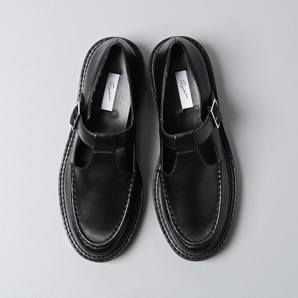 Tストラップシューズ