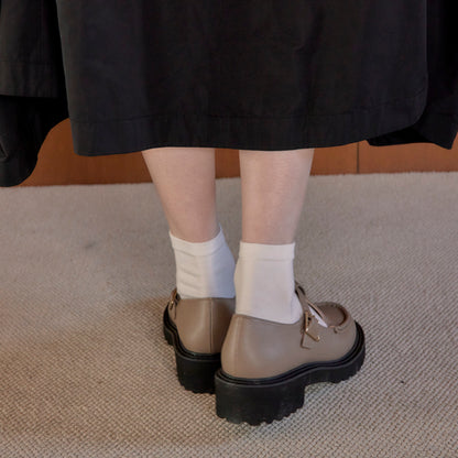 Tストラップシューズ