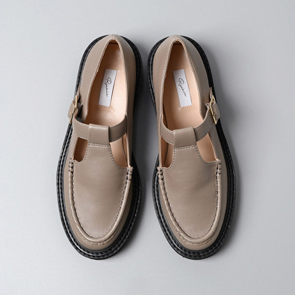 Tストラップシューズ