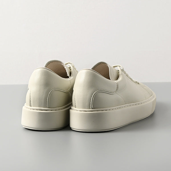 スタイルアップコートスニーカー