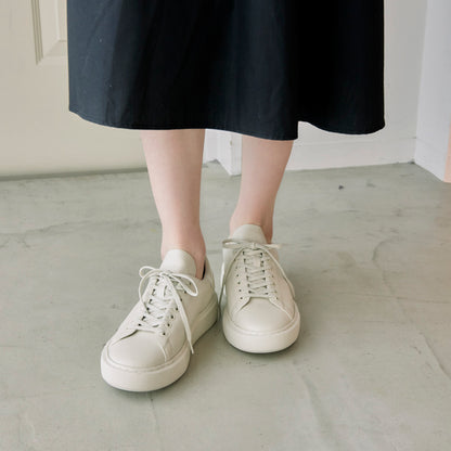 スタイルアップコートスニーカー