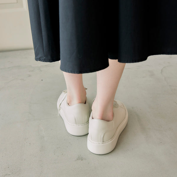 スタイルアップコートスニーカー