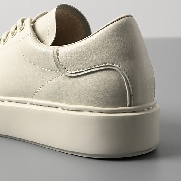 スタイルアップコートスニーカー