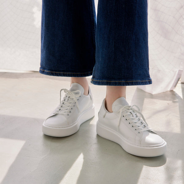 スタイルアップコートスニーカー