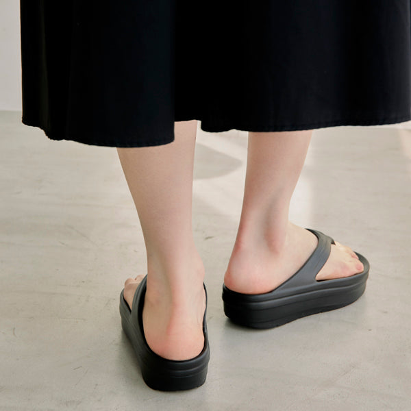 超軽量厚底リカバリーサンダル